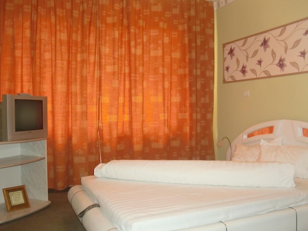 Hotel Santana-Neoklinik Moneasa Pokój zdjęcie
